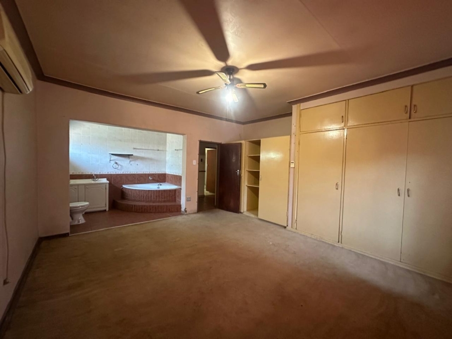 3 Bedroom Property for Sale in De Kroon A H North West